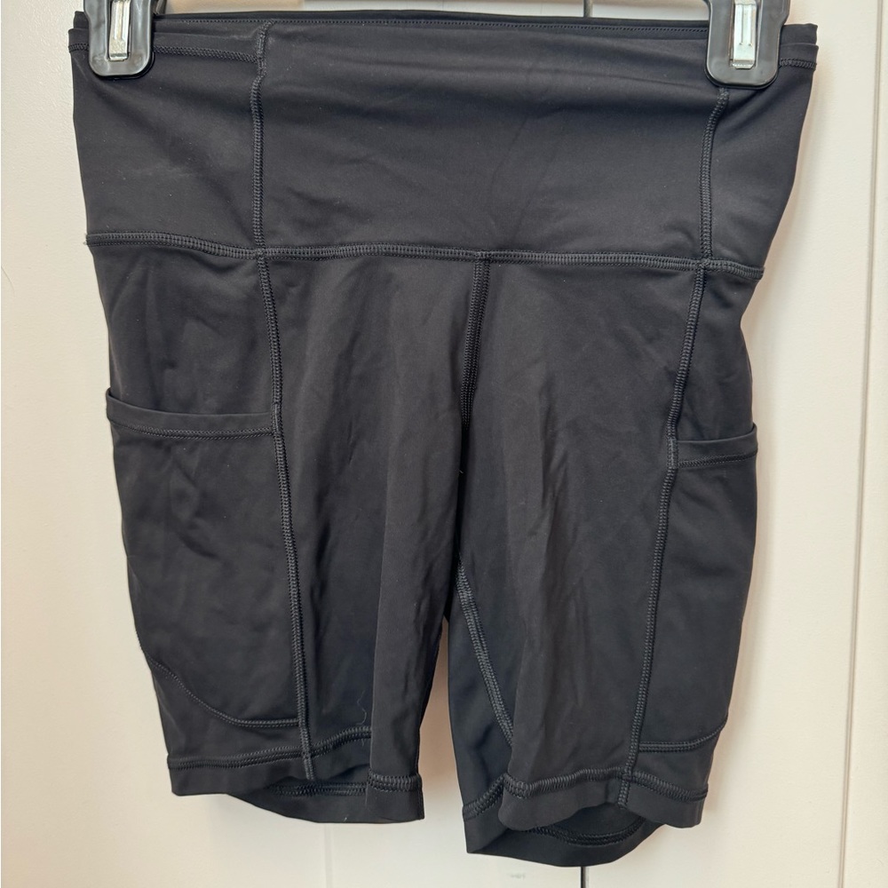 Lululemon fast and free bike short (6in, size 6)